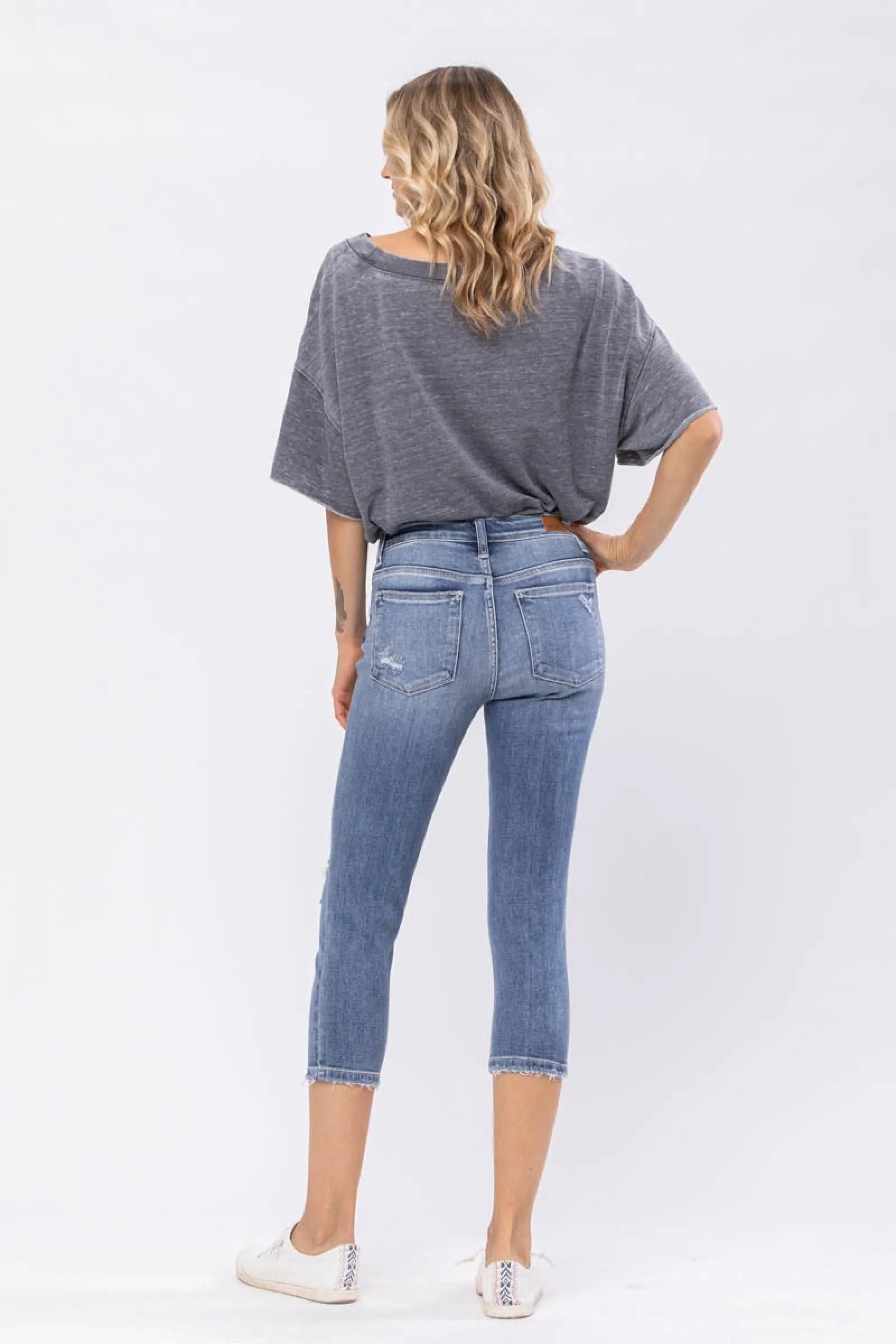 Judy Blue Distressed Capri