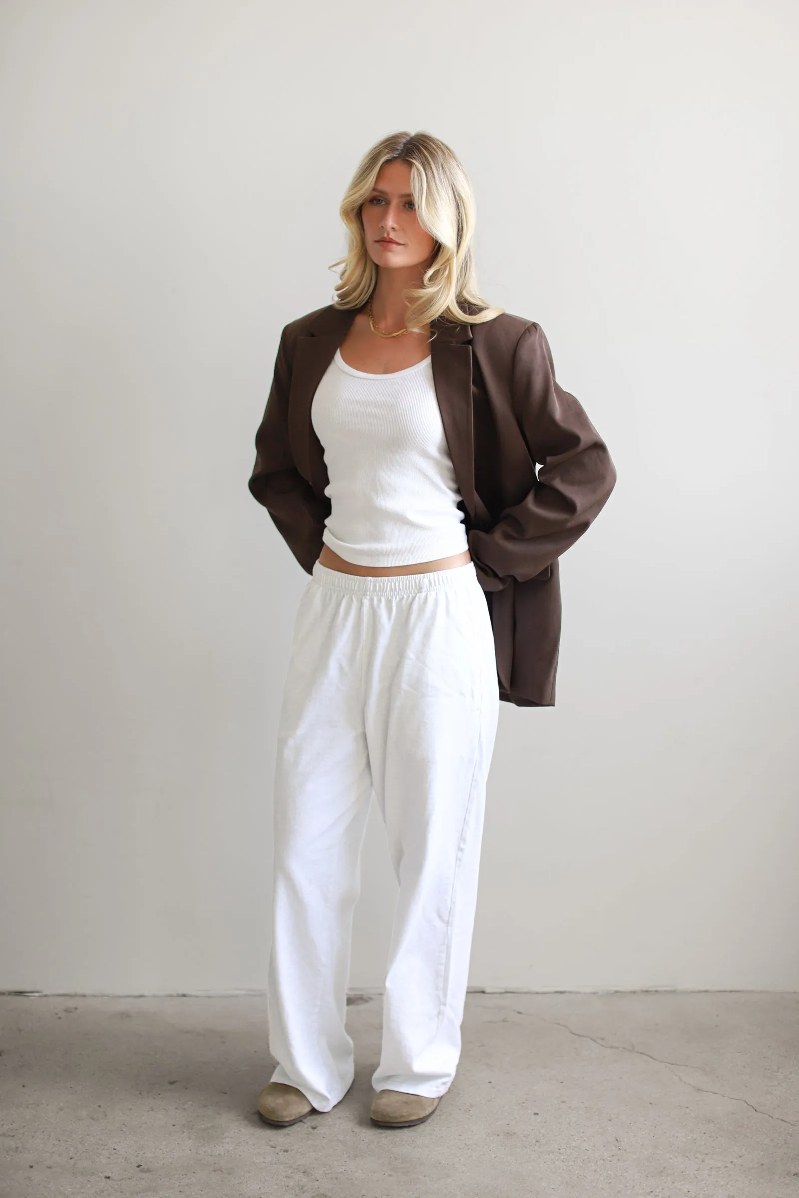 THE ULTIMATE BLAZER- DARK BROWN